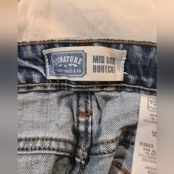 Signature by Levi Strauss Midrise Bootcut Jeans - Picture 10 of 14